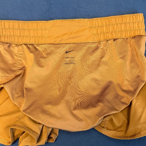 Nike Women's One Dri-FIT Mid-Rise 3" Brief-Lined Shorts size LARGE - Picture 4 of 5